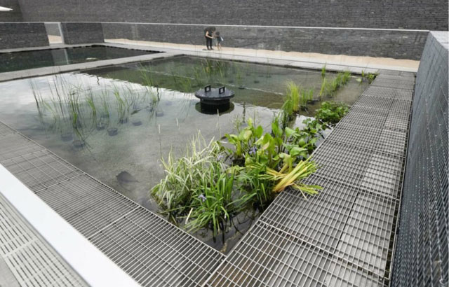 Javni otvoreni bazen za kupanje sa “živom vodom”