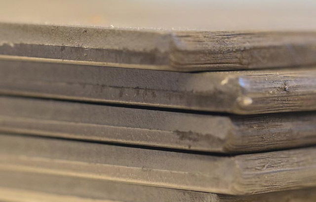 Toplo-valjani specijalni lim