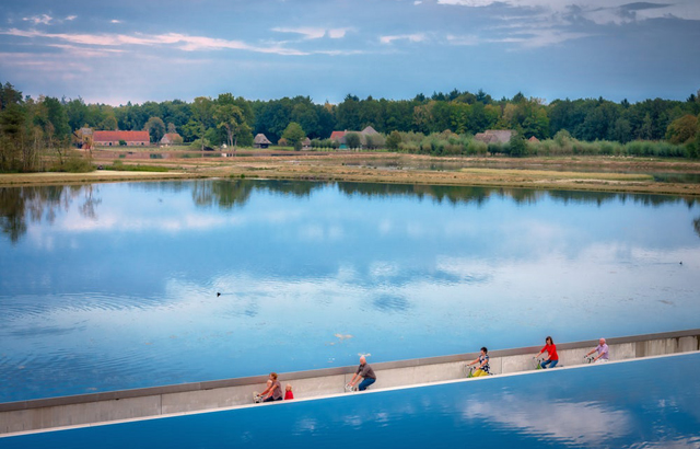 Biciklistička staza „Cycling Through Water“