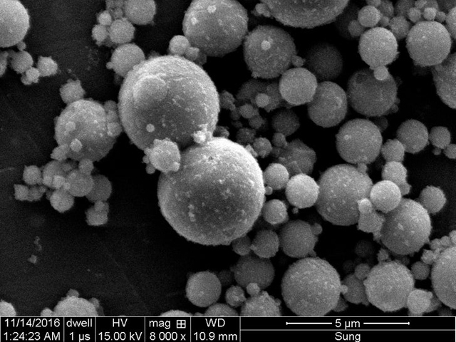Mikroskopski prikaz čestica „letećeg pepela“ koje su korišćene za dobijanje ekološki prihvatljivijeg betona 