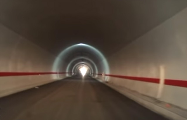 Leva cev tunela Manajle koja je asfaltirana