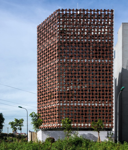 Properly Breathing House