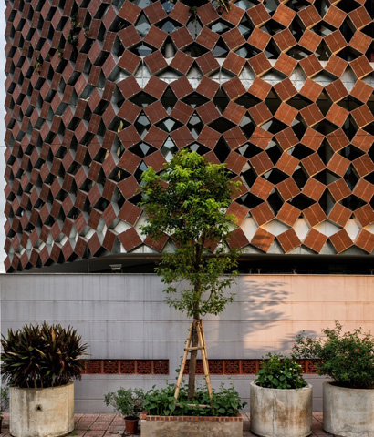 Properly Breathing House