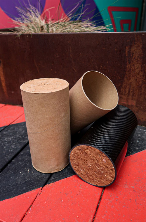 Reciklirani karton i nabijena zemlja