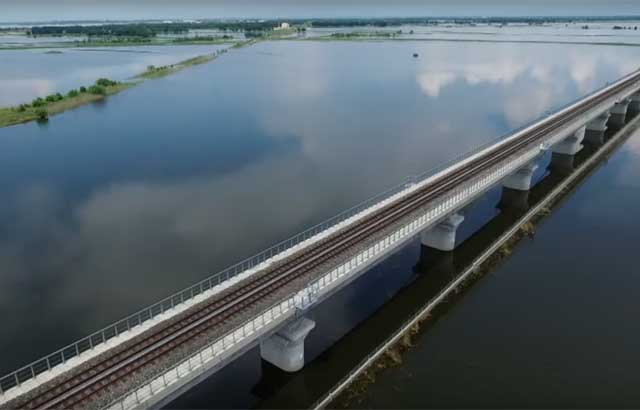 Most između Rusije i Kine preko reke Amur