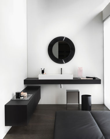 KARTELL CRNO - Linearni koncept iza cele kolekcije Kartell • LAUFEN može se skladno uklopiti kao osnova svih modernih kupatila.