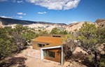 Korten pustinjski dom sa pogledom na najupečatljivije formacije stena