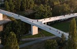 Most sa hidrauličkim stubovima: Štvanice preobražava Prag