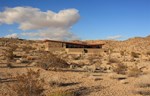 Arhitekta samostalno izgradio prelepi zeleni pustinjski dom za osam godina