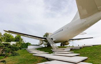 Boing 737 pretvoren u luksuznu vilu na Baliju