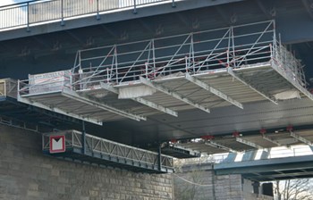 Savremeni sistemi skela kao rešenje za zahtevno premošćavanje na gradilištima