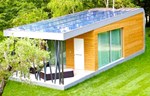 Super tanki solarni paneli ukrašavaju modularnu vikendicu u Italiji