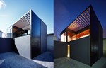 Minimalistička Pergola kuća ima otvoreni rešetkasti krov koji ujedinjuje eksterijer i enterijer