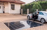 Prvi kućni solarni pločnik napravljen od PET boca