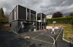 Pasivna kuća prekrivena školskim tablama u Belgiji