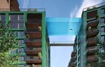 „Nebeski bazen“ povezuje dve zgrade i pruža pogled na ulicu ispod