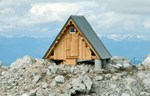 Maleno utočište u Alpima izgrađeno u znak sećanja na mladog italijanskog planinara