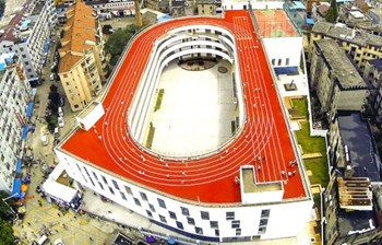 Škola u Kini sa stazom za trčanje na krovu