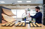 Roboti u pekari -  Povećava se interesovanje za kobote u trgovini i zanatstvu