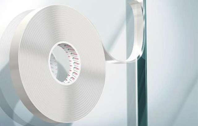 Novo iz Lohmanna - Kristalno prozirna obostrano lepljiva traka za lepljenje stakla vrhunskih performansi