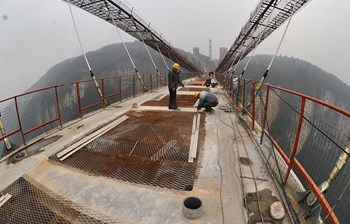 Kina dobija još jedan stakleni most, najduži na svetu (video)