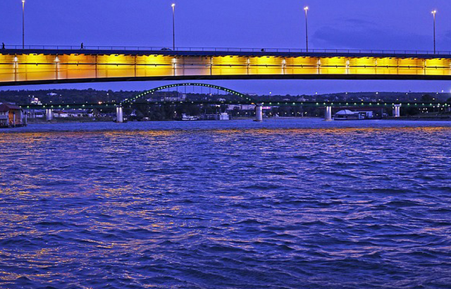 Savski most spaja Blok 70a i Adu