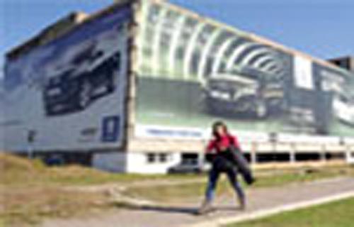 Umesto garaže niče tržni centar