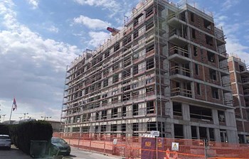 Unimast na projektu NIKS Residence: Pouzdane skele za zahtevne radove