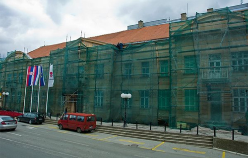Obnova fasade na zgradi Opštine Inđija
