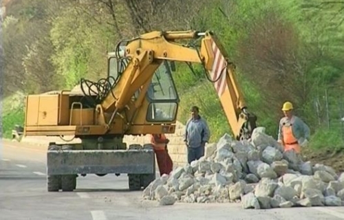 Počela popravka dela oštećenog puta Loznica-Šabac