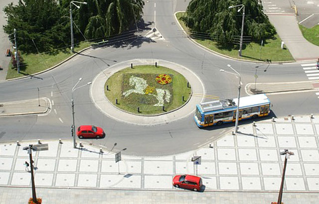 Mol: Kružni tok kod Doma za stare