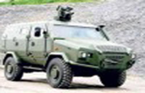 Oklopno vozilo novi adut FAP-a - transporter domaće šasije i uvoznog oklopa
