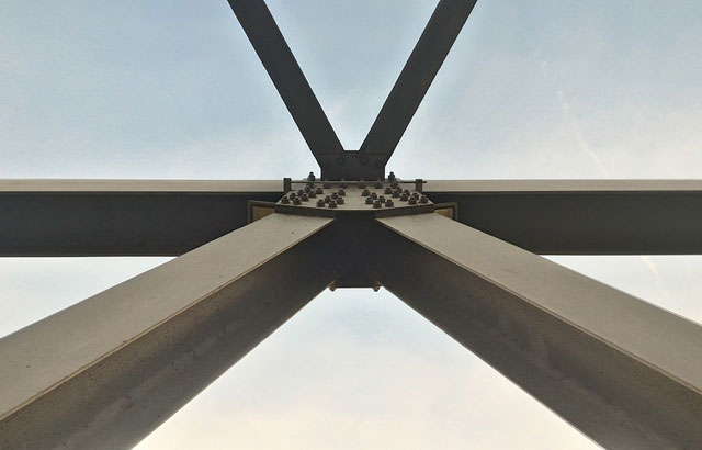 Ćuprija: Pruga prešla most