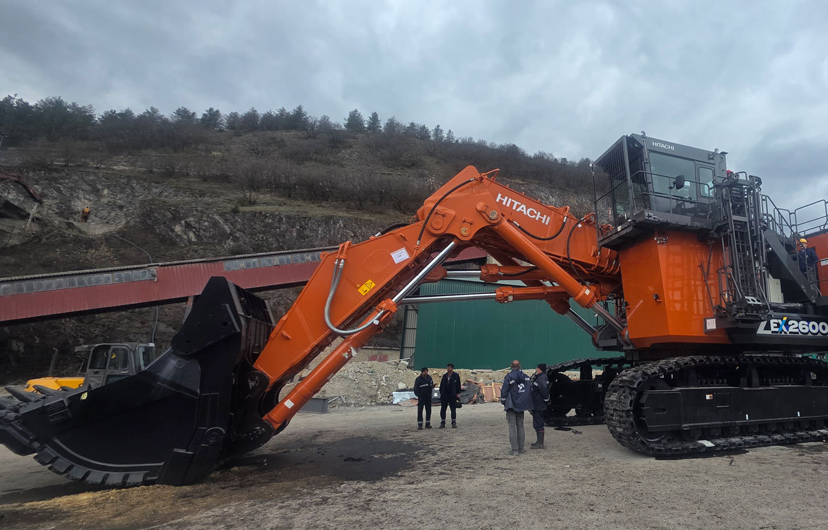 Hitachi električni bager EX2600-7E: Premijera u Jugoistočnoj Evropi kao stub stabilnosti energetskog sistema Crne Gore
