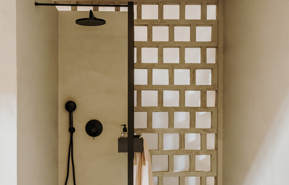 Kompozitne tuš-kade: Savršen spoj dizajna, prilagodljivosti i sigurnosti