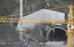 U toku su intenzivni radovi na bušenju tunela kroz Frušku goru